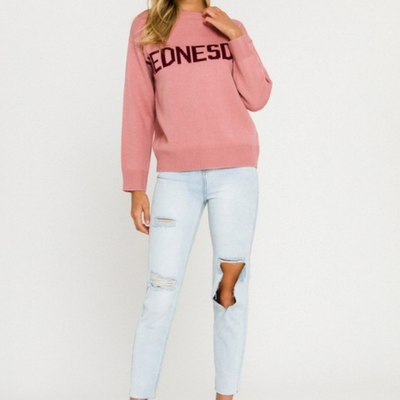 Wednesday/Tuesday Motif Sweater - Picture 6 of 11